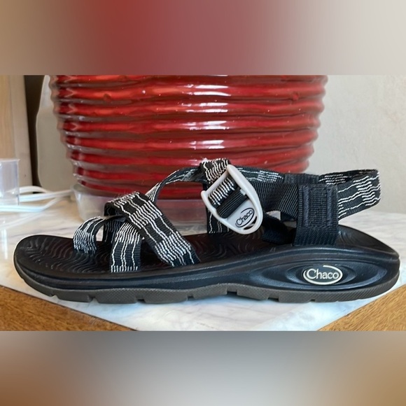 CHACO Sandals Z/2 Classic Adjustable Black White Pattern Strap Women’s  Sz:8 - Picture 12 of 15